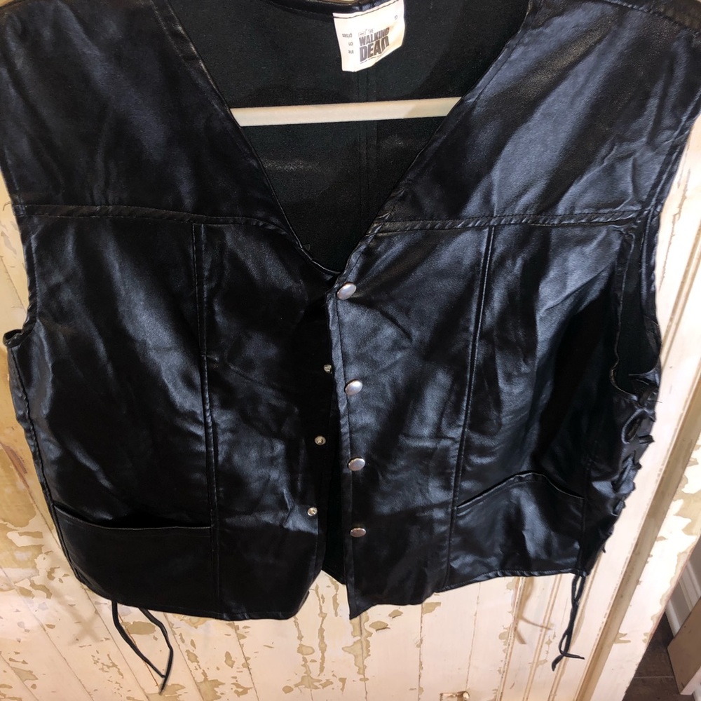 The walking dead men’s vest leather black EUC